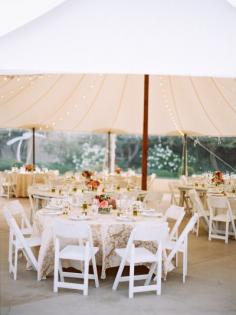 
                    
                        Elegant reception: www.stylemepretty... | Photography: Brumley & Wells - brumleyandwells.com/
                    
                