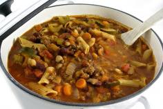 
                    
                        Make Olive Garden’s Delicious Pasta Fagioli at Home! You’ll love this rich, hearty, fiber packed soup! Each cup has 156 calories, 2g fat and 4 Weight Watchers POINTS PLUS.  www.skinnykitchen...
                    
                