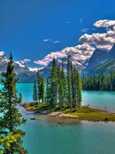 
                    
                        Spirit Island, Maligne Lake, Jasper National Park, Alberta, Canada
                    
                