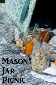 
                    
                        See how to have a mason jar picnic. Love this idea!
                    
                