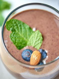 
                    
                        This chocolate berry green protein smoothie is so tasty, naturally sweetened, and packed full of nutrients! Less than 300 calories with 26 grams of protein. showmetheyummy.com #healthy #glutenfree #almonds #smoothie #spinach #breakfast #superfood Nuts.com
                    
                