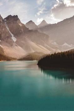
                    
                        Lake Moraine Banff Park, Canada
                    
                