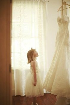 
                    
                        wedding photo idea - flower girl pic :)
                    
                