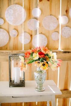 
                    
                        Sunset hued tulips: www.stylemepretty... | Photography: Anna Routh - annarouthphoto.com/
                    
                