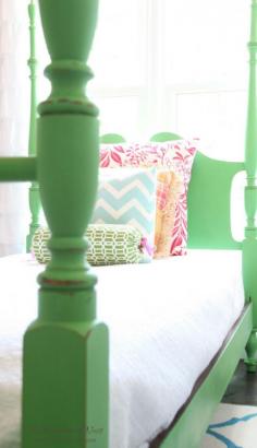 
                    
                        Heathered Nest's "hitchhiker" four poster bed makeover with Antibes Green chalk paint
                    
                