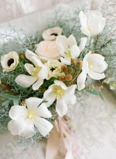 
                    
                        Open tulips: www.stylemepretty... | Photography: Ginny Campos - www.giannycampos....
                    
                