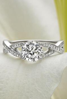 
                    
                        18K White Gold Amore Diamond Ring
                    
                