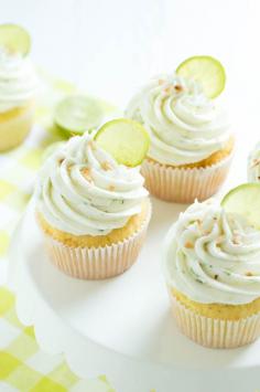 
                    
                        Key Lime Coconut Cupcakes are made with coconut cupcakes, coconut filling and fresh key lime frosting!
                    
                