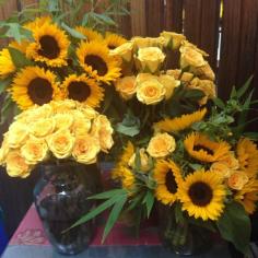 
                    
                        sunflowers & (yellow roses used for petals) used in a proposal I set up tonight!
                    
                