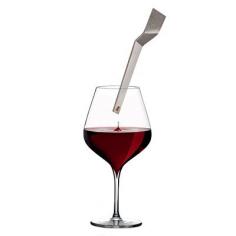 
                    
                        When dipped into your wine the patented metal alloy on the tip replicates the aging process, softening the tannins in young wines and improving their taste. For every second you put this ingenious wine key in contact with your wine, it mimics the process of aging it for one year.
                    
                
