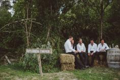 
                    
                        Groom´s corner - Relaxed New Zealand riverside wedding captured by Madeline Druce - via Magnolia Rouge
                    
                