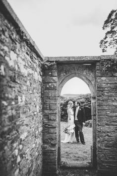 
                    
                        Charming English Country Wedding by Amy Shore Photography - via Magnolia Rouge
                    
                